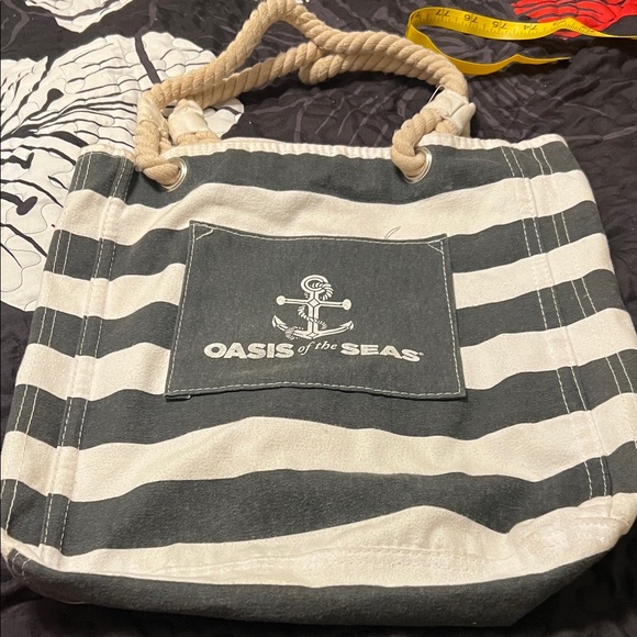 Royal Caribbean Accessories - Oasis of the Seas Striped Tote Bag - Black and White
